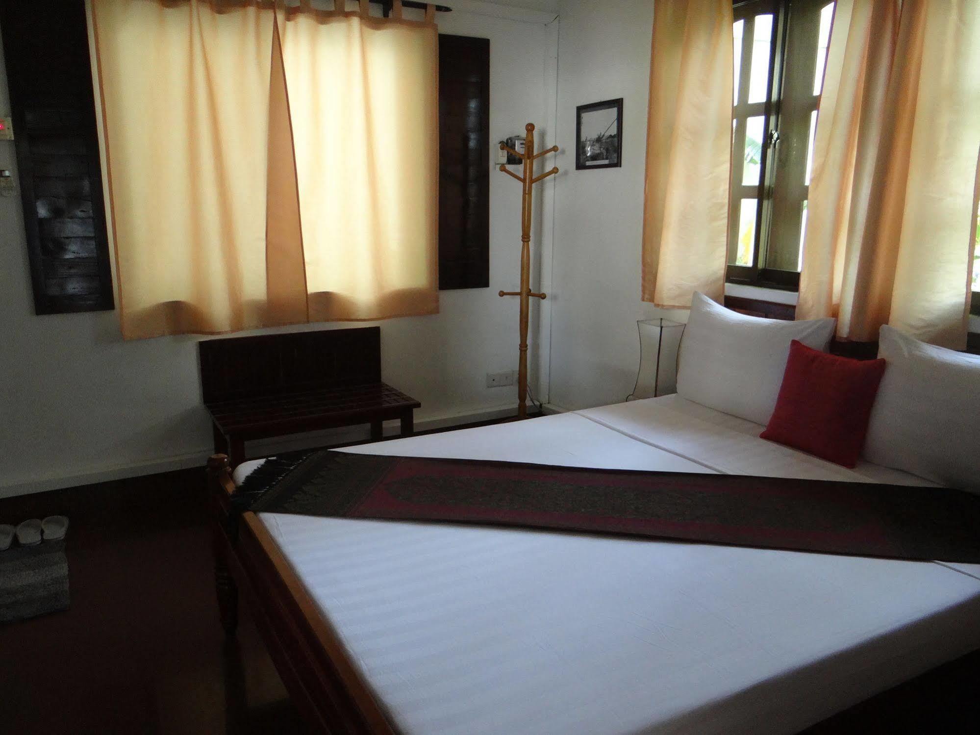Alibi Guesthouse プノンペン エクステリア 写真